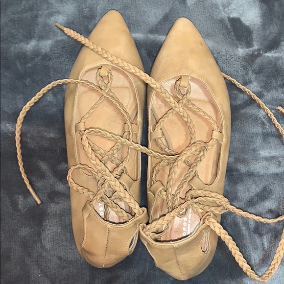 aeropostale lace up flats - Picture 2 of 2